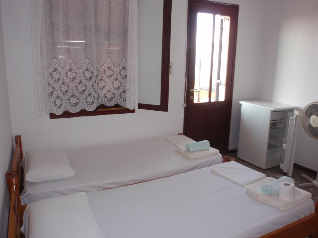 Meraklis Rooms Kariotes Extérieur photo