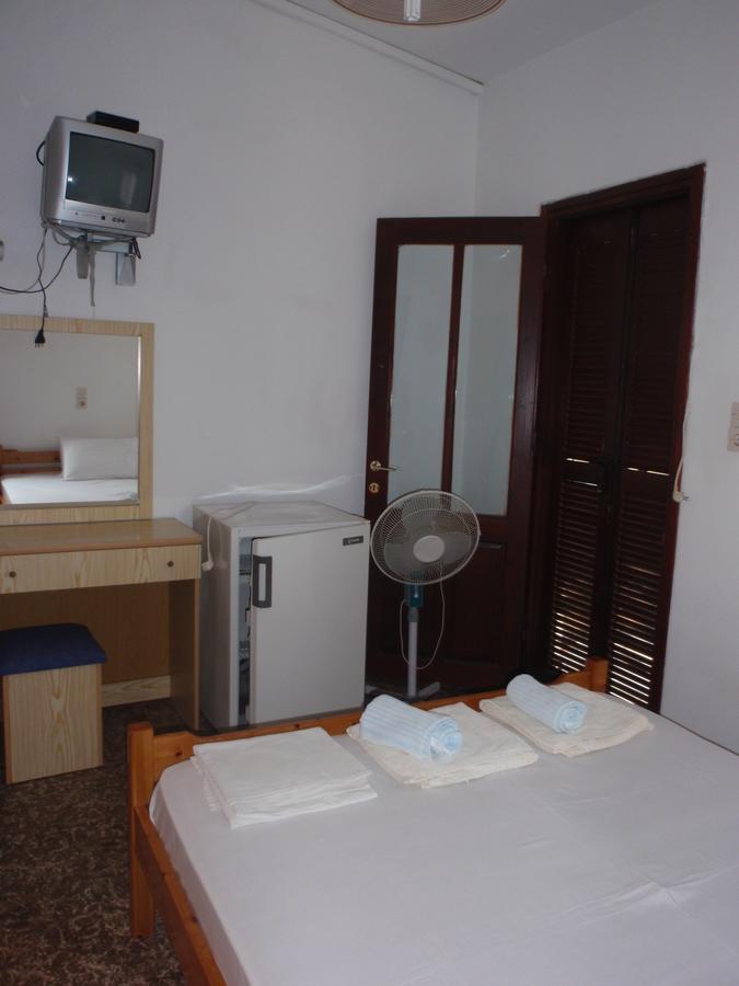 Meraklis Rooms Kariotes Extérieur photo